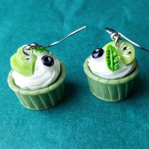 2/15$ NWOT green kiwi cupcakes earrings